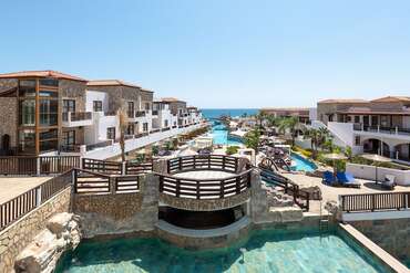 Costa Lindia Beach Resort