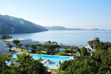 Lichnos Beach Hotel & Suites