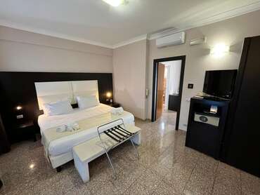 Hotel Euro House Suites