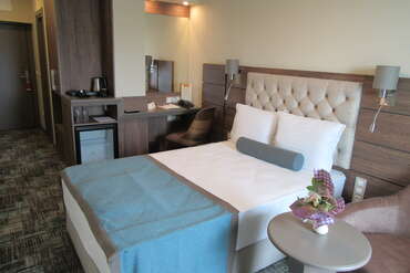 Cherno More Hotel
