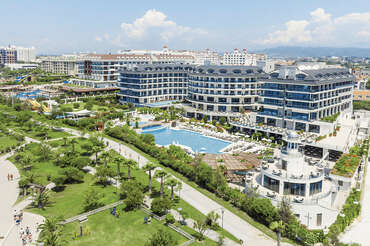 Commodore Elite Suites & Spa