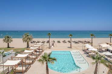 Iperion Beach Hotel