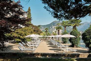 Hotel Carillon