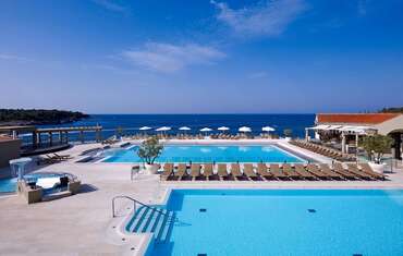 Verudela Beach & Villa Resort