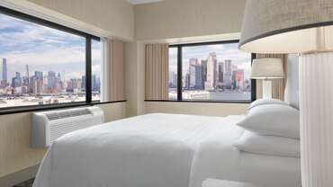 Sheraton Lincoln Harbor Hotel