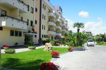 Abalon Pompei Resort