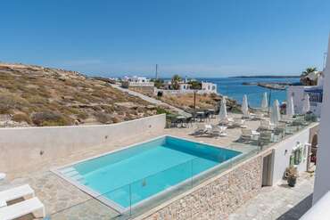 Adonis Hotel Studios & Appartementen