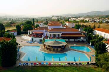 Akamanthea Holiday Village