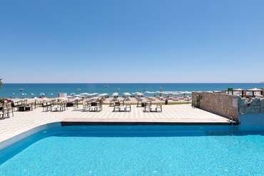 Costa Lindia Beach Resort
