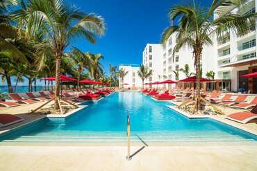 S Hotel Jamaica