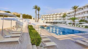 Globales Cala Bona Suites
