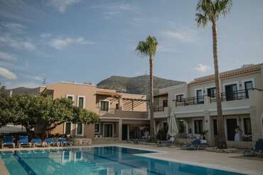 Dionysos Studios & Apartments