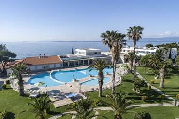 Kinetta Beach Resort & Spa