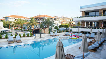 Agnes Deluxe Hotel
