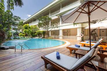Kalanan Riverside Resort
