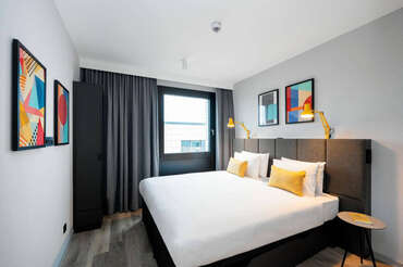 Staycity Aparthotels Paris La Defense