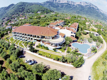 Ocean Beach Hotel