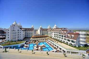 Hotel Side Crown Serenity