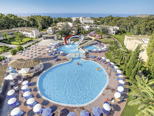 Sandy Beach & Villas