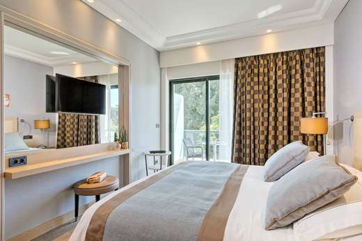 Ein Foto Rodos Park Suites & Spa Hotel