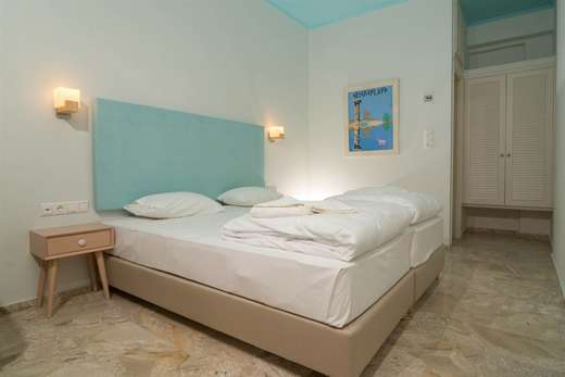 Aris Hotel
