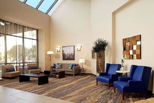 Een foto van Embassy Suites by Hilton Los Angeles International Airport North