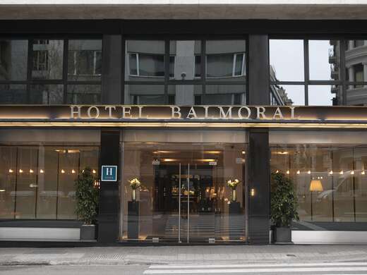 Ein Foto von der Außenansicht des Abba Hotel Balmoral