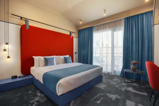 Heritage Hotel & Suites
