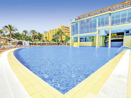 Een foto van het zwembad bij SBH Hotel Club Paraiso Playa
