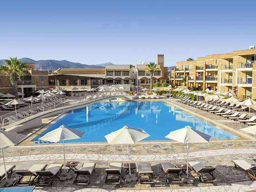 Een foto van het zwembad bij Bella Beach Hotel