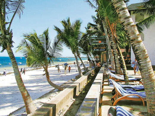 Travellers Beach Hotel
