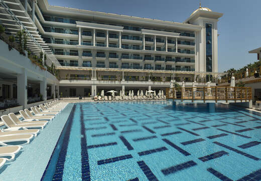 Castival Hotel Side