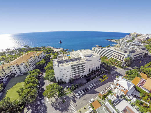 Een foto van de buitenkant van Melia Madeira Mare