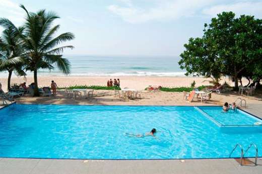 Een foto van het zwembad bij Koggala Beach Hotel