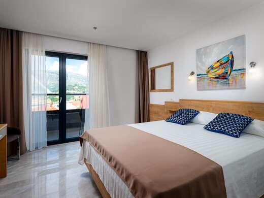 D-Elegant Hotel