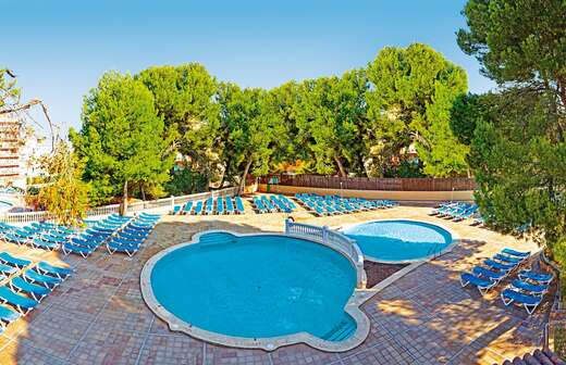 Een foto van het zwembad bij Palma Bay Club Resort & Annex