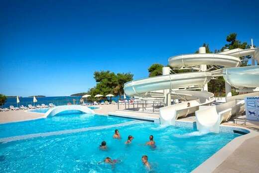 Een foto van het zwembad bij Resort Villas Rubin