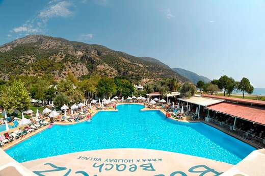 Een foto van het zwembad bij Club Belcekiz Beach