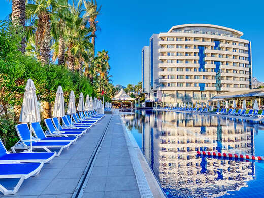 Porto Bello Hotel Resort & Spa