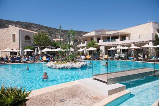 Ein Foto vom Pool im Cactus Royal Hotel