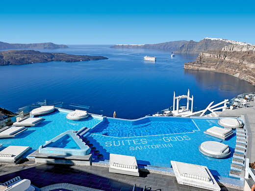 Suites Of The Gods Hotel