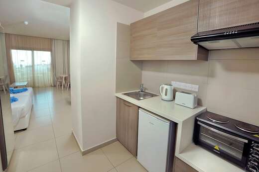 Ein Foto Euronapa Hotel Apartments