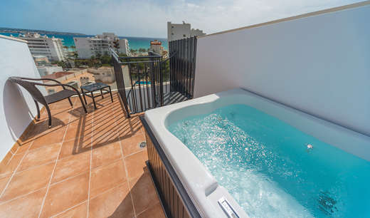 Een foto van het zwembad bij Hotel Principe Wellness & Spa