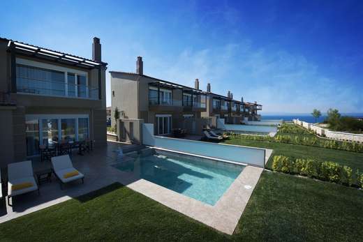Een foto van het zwembad bij Sunny Villas Resort & Spa