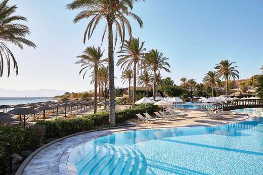 Een foto van het zwembad bij Grecotel Kos Imperial