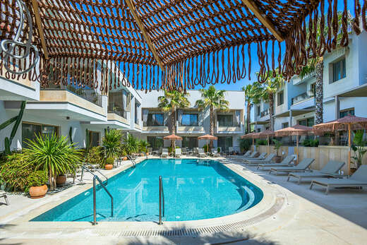 Pefki Deluxe Residences
