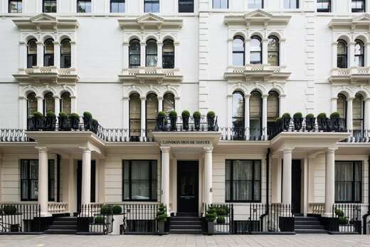 Een foto van de buitenkant van London House Hotel