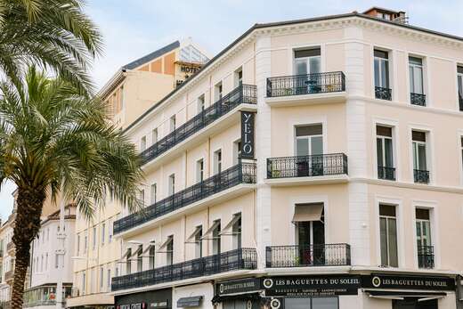 Yelo Lumiere Hotel