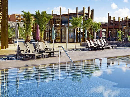 Een foto van het zwembad bij Barcelo Tenerife