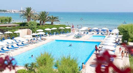 Een foto van het zwembad bij Hotel del Levante